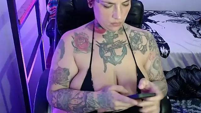 VampGirl1 online show from 02-07-25, 10:09