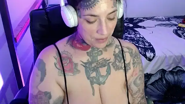 VampGirl1 online show from 02-08-25, 04:14