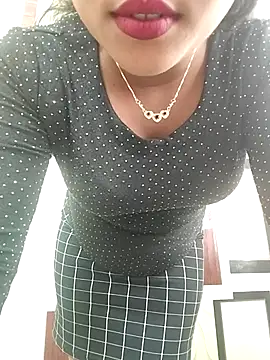 Snapshot of ANGE-MOU chatting on 01-12-26, 03:23 ANGE-MOU online show from 01-12-26, 03:23