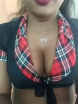 Snapshot of ANGE-MOU chatting on 01-13-26, 02:17 ANGE-MOU online show from 01-13-26, 02:17