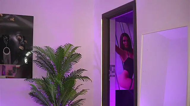 Snapshot of EllenKarter chatting on 05-14-26, 03:24 EllenKarter online show from 05-14-26, 03:24