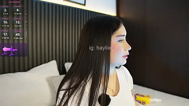 Snapshot of haylie_ chatting on 07-10-26, 05:12 haylie online show from 07-10-26, 05:12