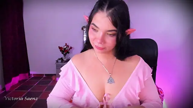 victoriaasaenz  online show from 05-10-26, 01:22