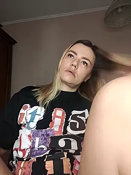 KrissSexi online show from 09-11-25, 04:45