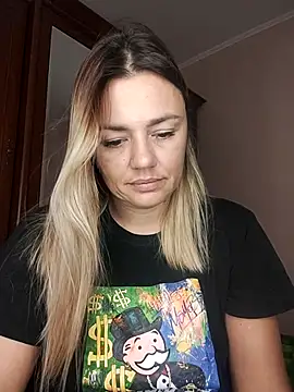 KrissSexi online show from 10-15-25, 04:56