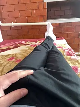 mihaixxx1 online show from 04-05-26, 12:35