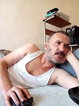 Snapshot of bestofyalcinturkey chatting on 11-15-25, 10:45 bestofyalcinturkey online show from 11-15-25, 10:45