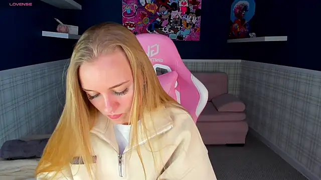 Barbie Lis online show from 11-30-25, 01:31