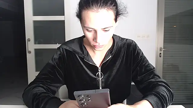 Gianina-Ts online show from 02-05-25, 06:13