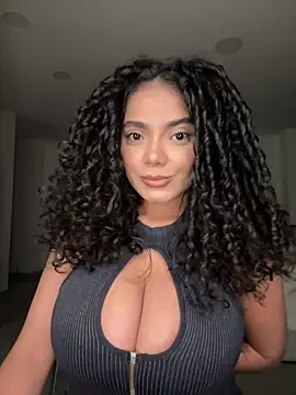 Snapshot of Mariecurl chatting on 06-10-26, 11:46 Mariecurl online show from 06-10-26, 11:46