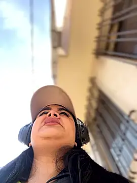 Snapshot of Insane_Issa chatting on 12-02-24, 01:02 Insane Issa online show from 12-02-24, 01:02