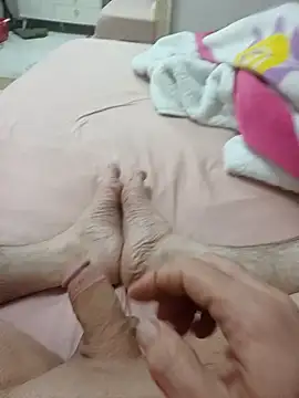 Hardapple01 online show from 03-19-25, 08:00