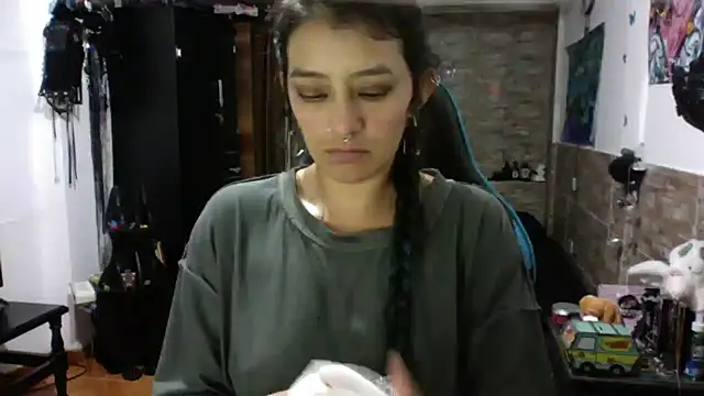 Snapshot of AngelaQueen_ chatting on 10-08-25, 06:16 AngelaQueen online show from 10-08-25, 06:16