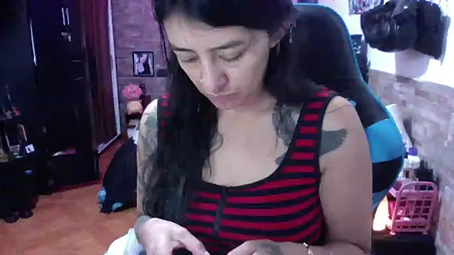 AngelaQueen  online show from 06-03-26, 04:01
