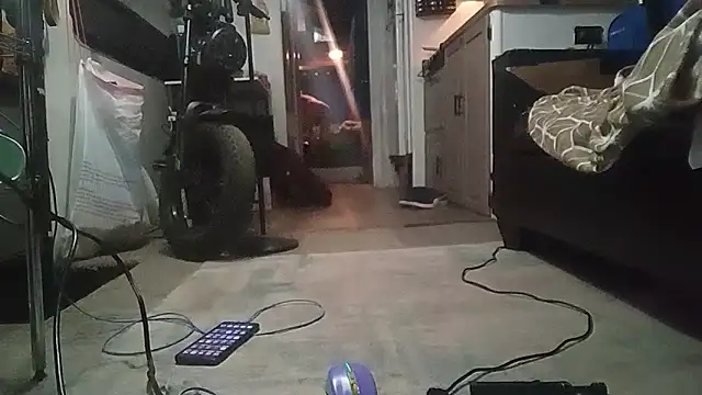 Snapshot of JunkieLiLMethWhore chatting on 02-23-26, 06:33 JunkieLiLMethWhore online show from 02-23-26, 06:33