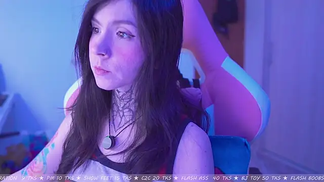 Snapshot of Meowbluu chatting on 09-11-25, 11:10 Meowbluu online show from 09-11-25, 11:10