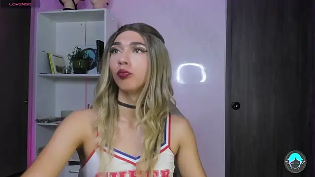 sofi elfqueen online show from 02-17-25, 02:09