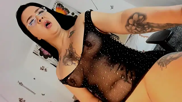 Snapshot of Alexamonstercocktsx chatting on 01-03-25, 04:33 Alexamonstercocktsx online show from 01-03-25, 04:33