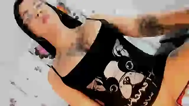 Snapshot of Alexamonstercocktsx chatting on 02-22-25, 05:24 Alexamonstercocktsx online show from 02-22-25, 05:24