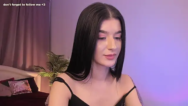 Snapshot of LauraCoy chatting on 12-26-24, 03:38 LauraCoy online show from 12-26-24, 03:38