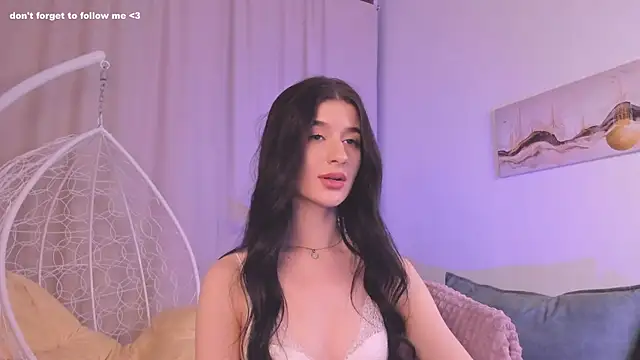 Snapshot of LauraCoy chatting on 01-20-25, 11:32 LauraCoy online show from 01-20-25, 11:32