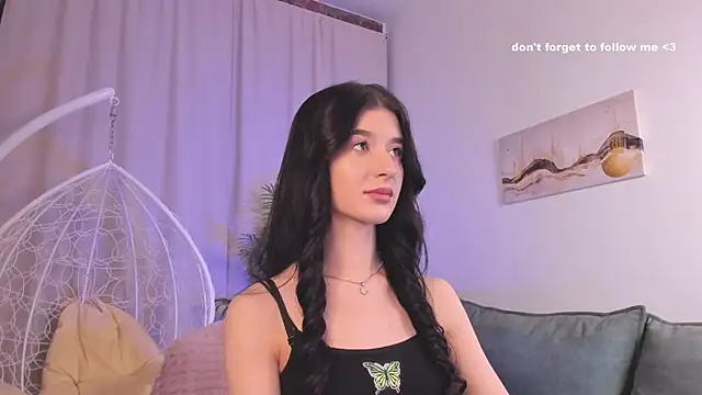 Snapshot of LauraCoy chatting on 01-21-25, 08:21 LauraCoy online show from 01-21-25, 08:21