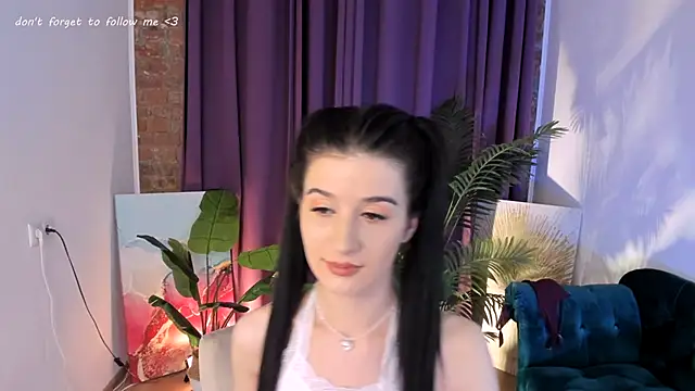 Snapshot of LauraCoy chatting on 01-30-25, 11:24 LauraCoy online show from 01-30-25, 11:24