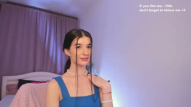 Snapshot of LauraCoy chatting on 02-17-25, 08:26 LauraCoy online show from 02-17-25, 08:26