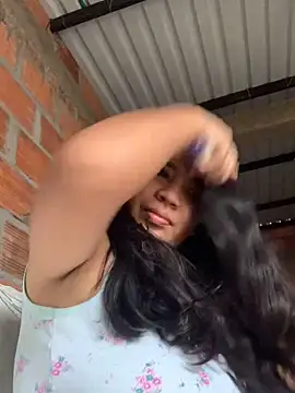 moncerrat luna online show from 02-19-25, 01:39