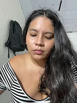 moncerrat luna online show from 04-10-26, 09:30