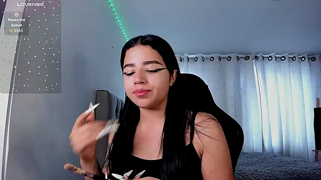 aliice walker  online show from 11-18-25, 04:44