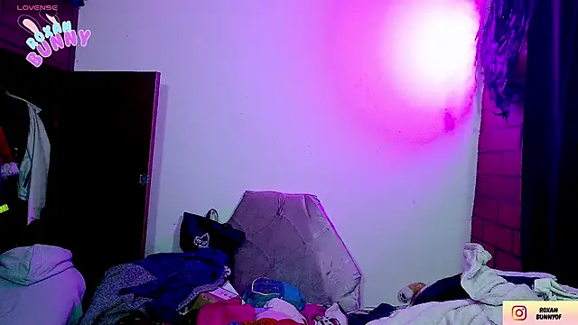 Roxanbunny1 online show from 11-12-25, 03:29