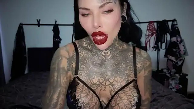 Snapshot of claudiacvc95 chatting on 03-11-26, 05:13 claudiacvc95 online show from 03-11-26, 05:13