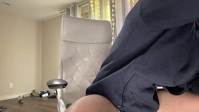 Snapshot of alexmannd chatting on 10-31-25, 04:52 alexmannd online show from 10-31-25, 04:52