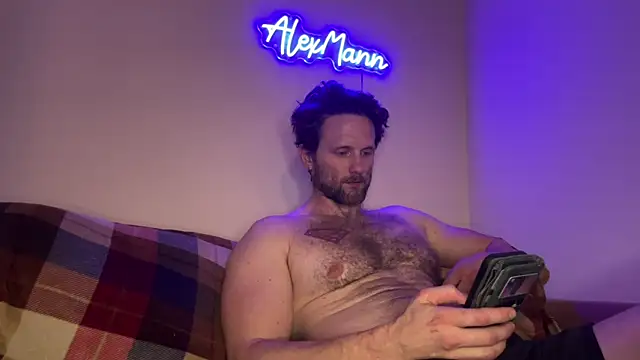 Snapshot of alexmannd chatting on 11-02-25, 02:03 alexmannd online show from 11-02-25, 02:03