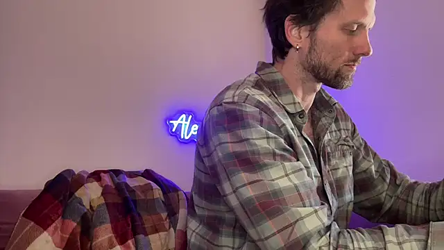 Snapshot of alexmannd chatting on 11-05-25, 05:57 alexmannd online show from 11-05-25, 05:57