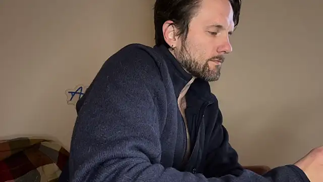 Snapshot of alexmannd chatting on 11-06-25, 03:02 alexmannd online show from 11-06-25, 03:02