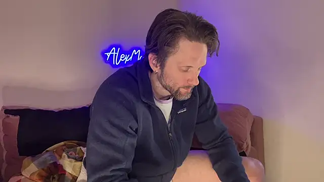 Snapshot of alexmannd chatting on 11-08-25, 05:01 alexmannd online show from 11-08-25, 05:01