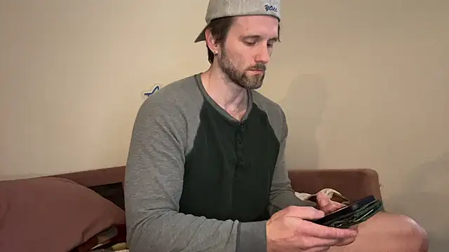 Snapshot of alexmannd chatting on 11-12-25, 05:35 alexmannd online show from 11-12-25, 05:35