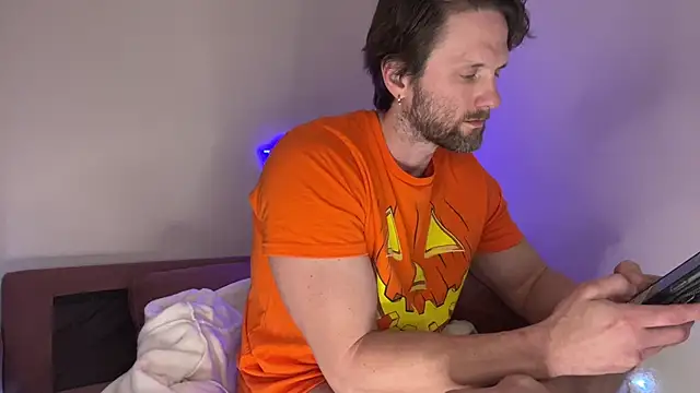 Snapshot of alexmannd chatting on 11-20-25, 06:40 alexmannd online show from 11-20-25, 06:40