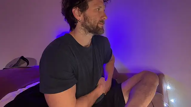 Snapshot of alexmannd chatting on 11-27-25, 02:30 alexmannd online show from 11-27-25, 02:30