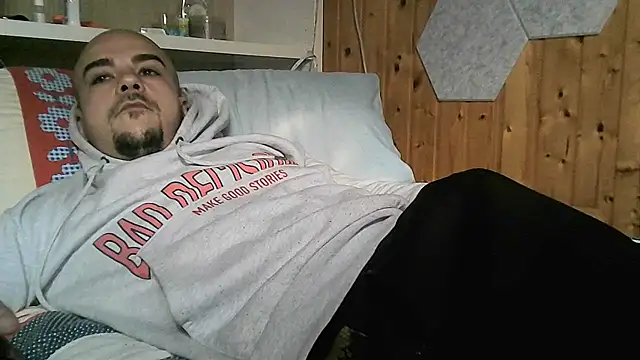 Snapshot of ItalianVinDiesel chatting on 11-28-25, 10:29 ItalianVinDiesel online show from 11-28-25, 10:29