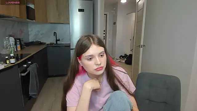 Snapshot of lil_cassie chatting on 10-09-25, 07:34 lil cassie online show from 10-09-25, 07:34