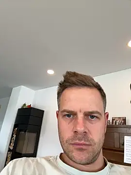 Snapshot of Danii0790 chatting on 10-20-25, 08:59 Danii0790 online show from 10-20-25, 08:59