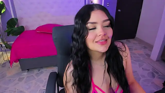 martinasaez online show from 07-06-26, 08:22