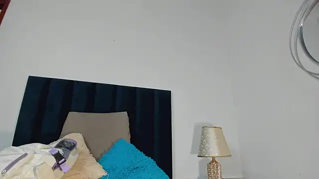 NoraDasilva online show from 01-17-25, 12:42