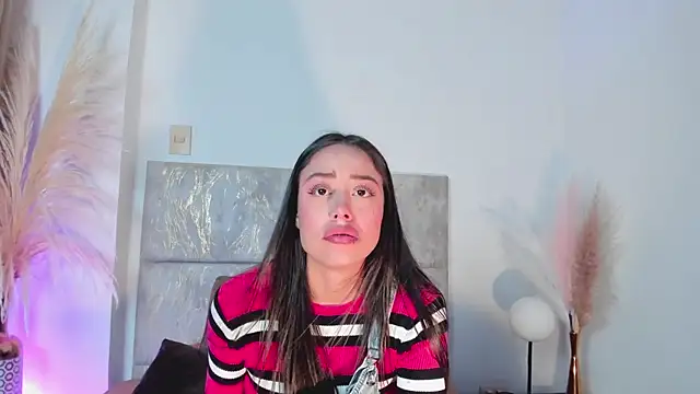 NoraDasilva online show from 02-05-25, 12:53