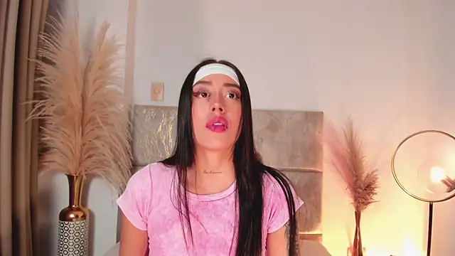 NoraDasilva online show from 10-03-25, 12:29