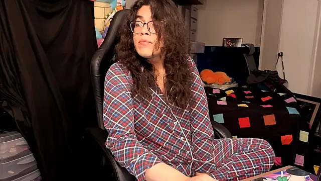 ShinyCherub online show from 11-21-25, 12:43