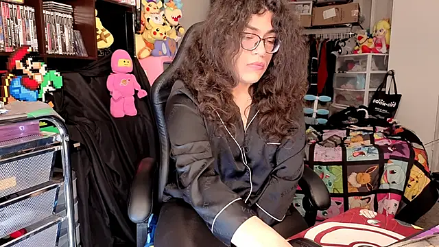 Snapshot of ShinyCherub chatting on 06-19-26, 05:39 ShinyCherub online show from 06-19-26, 05:39